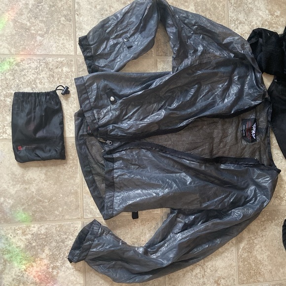 Fly mesh padded riding jacket with waterproof zip in liner - Picture 4 of 5